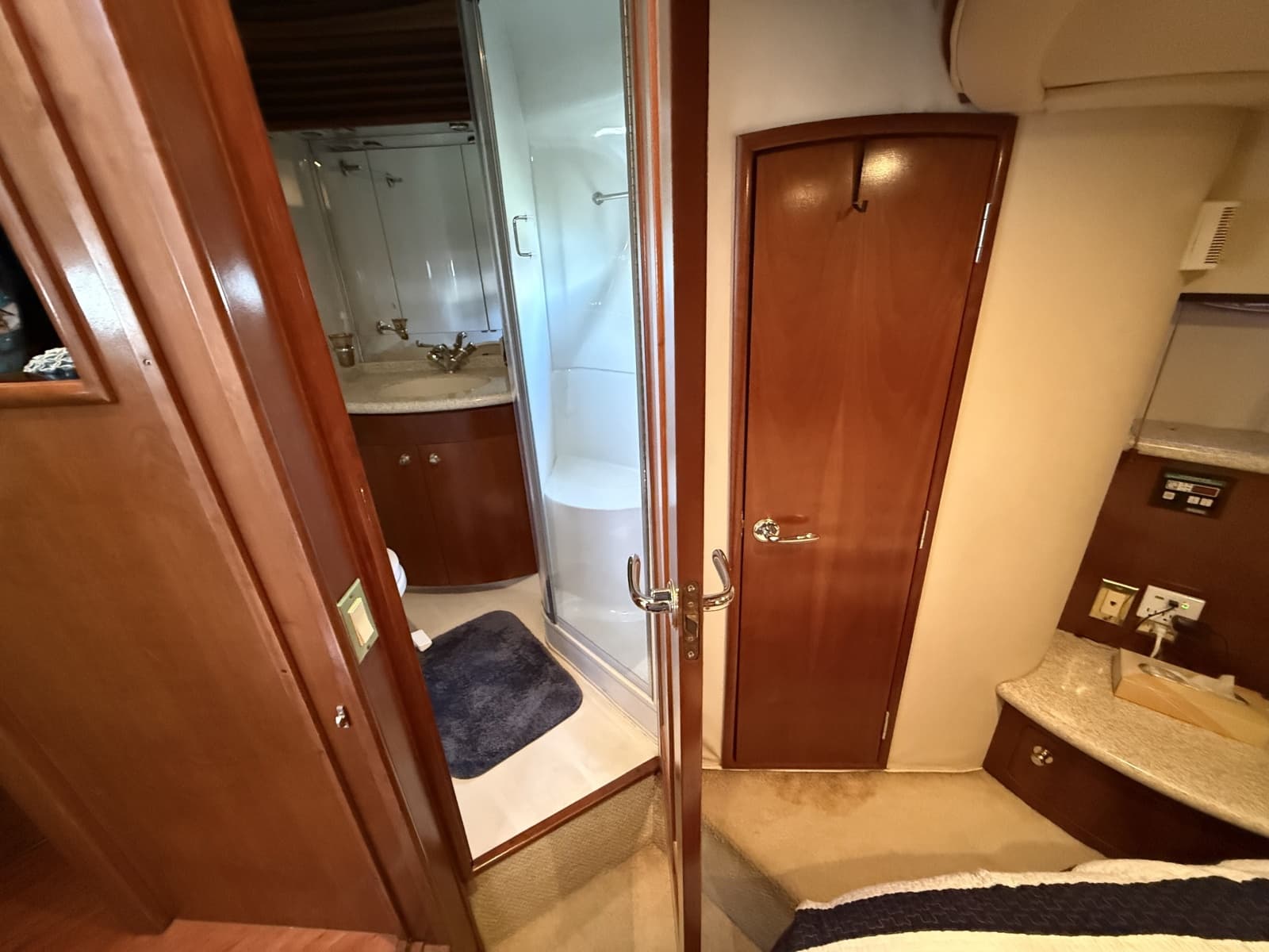 1999 Carver 450 Voyager - Photo 46