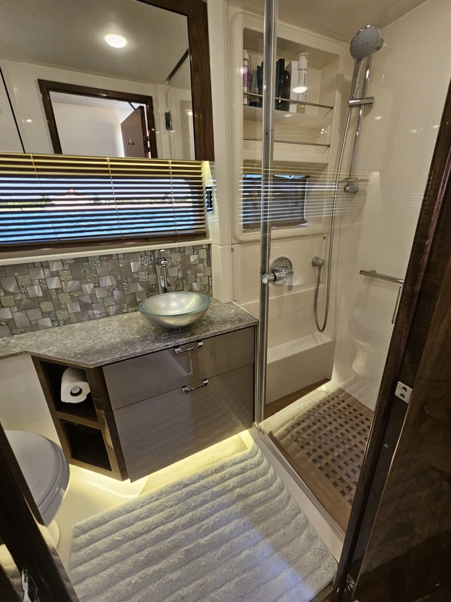 2019 Sea Ray 520 Sundancer - Photo 44
