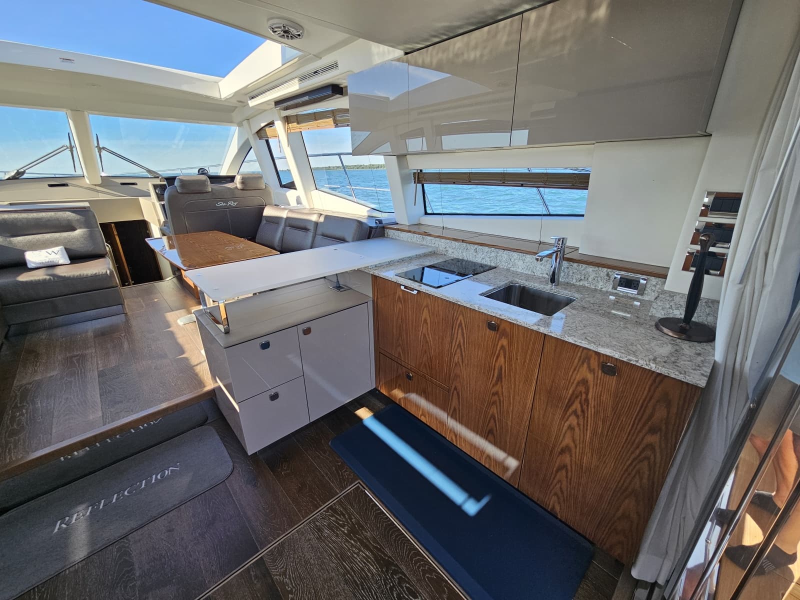 2019 Sea Ray 520 Sundancer - Photo 23
