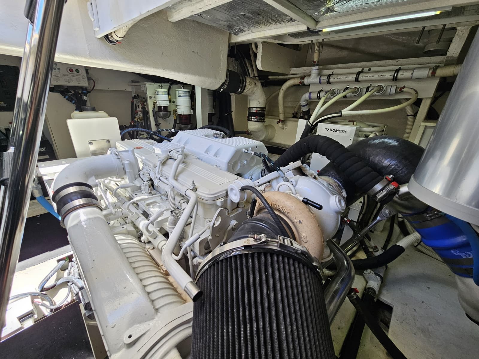2019 Sea Ray 520 Sundancer - Photo 50