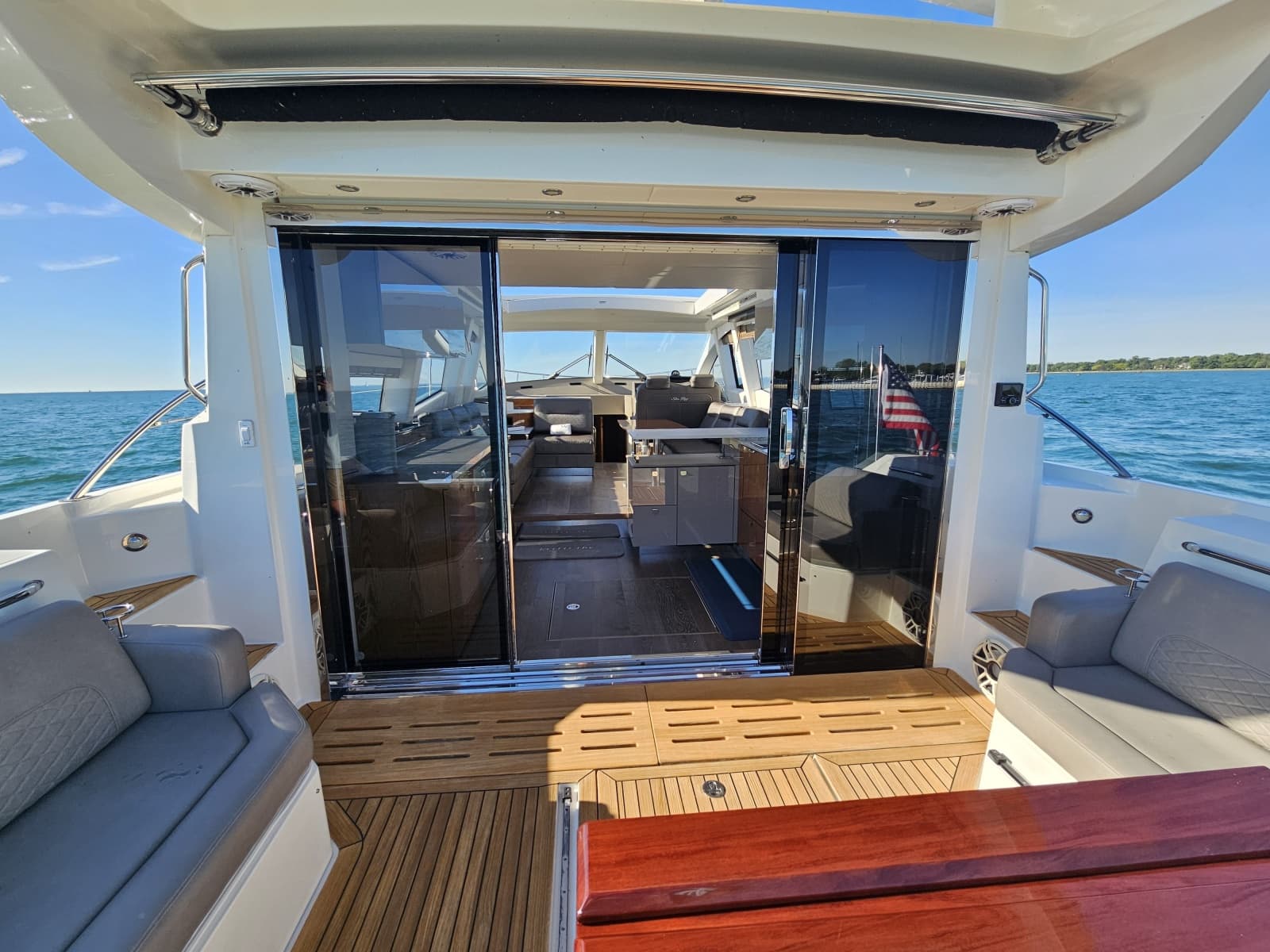 2019 Sea Ray 520 Sundancer - Photo 18