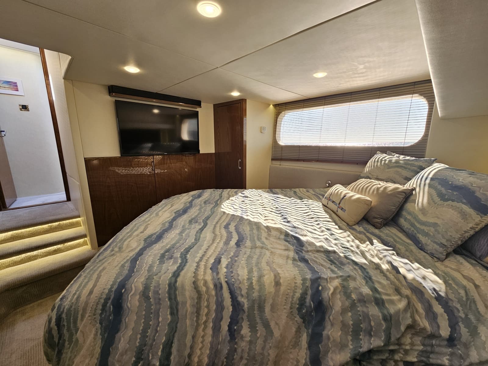 2019 Sea Ray 520 Sundancer - Photo 40