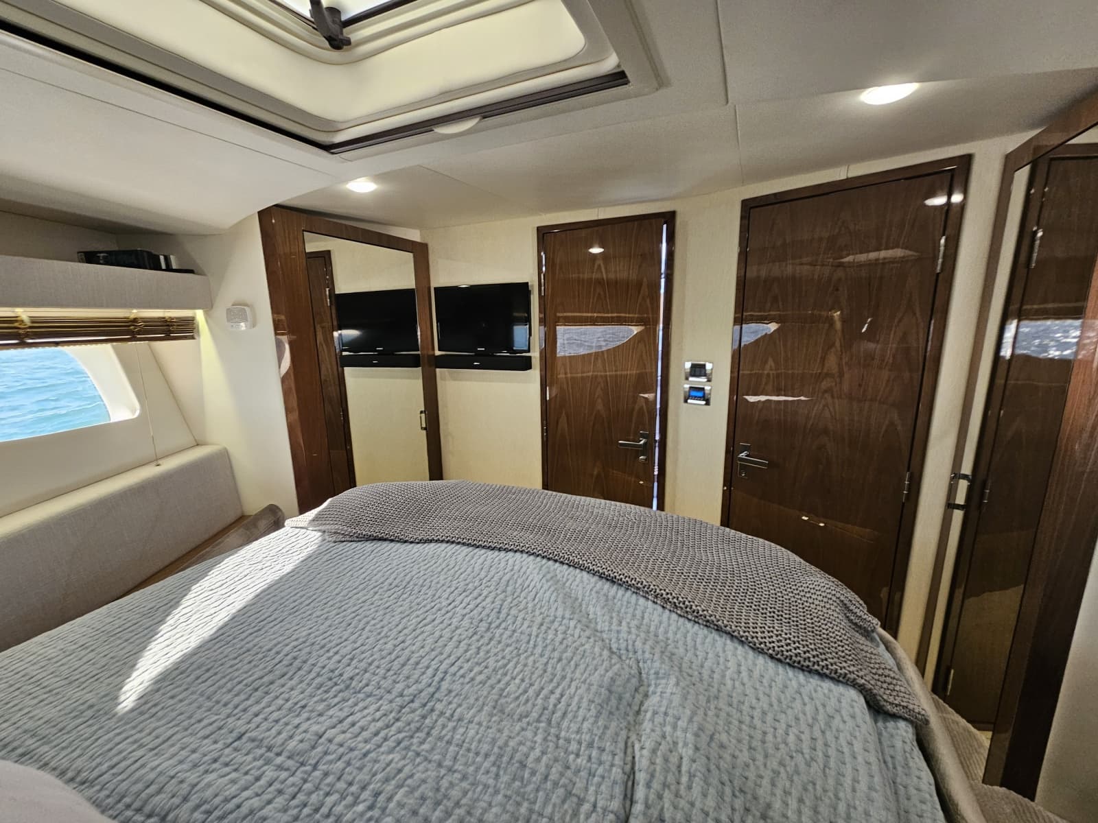 2019 Sea Ray 520 Sundancer - Photo 35