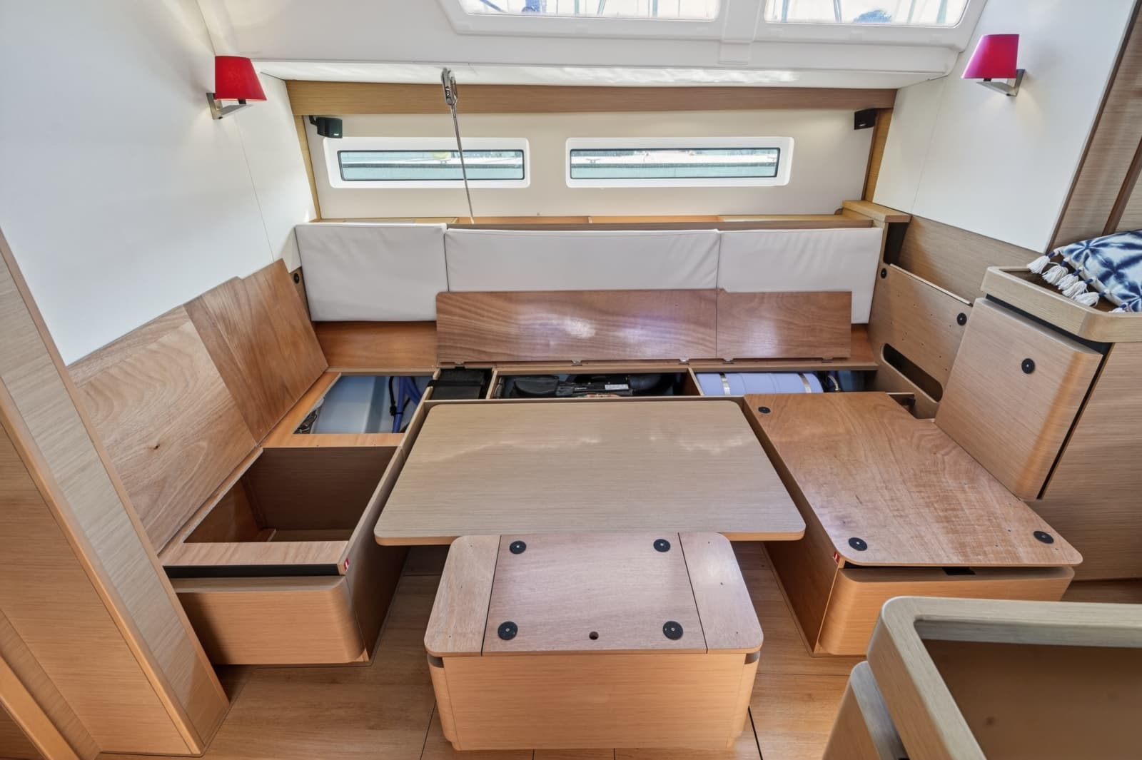 2019 Jeanneau Sun Odyssey 490 - Photo 40