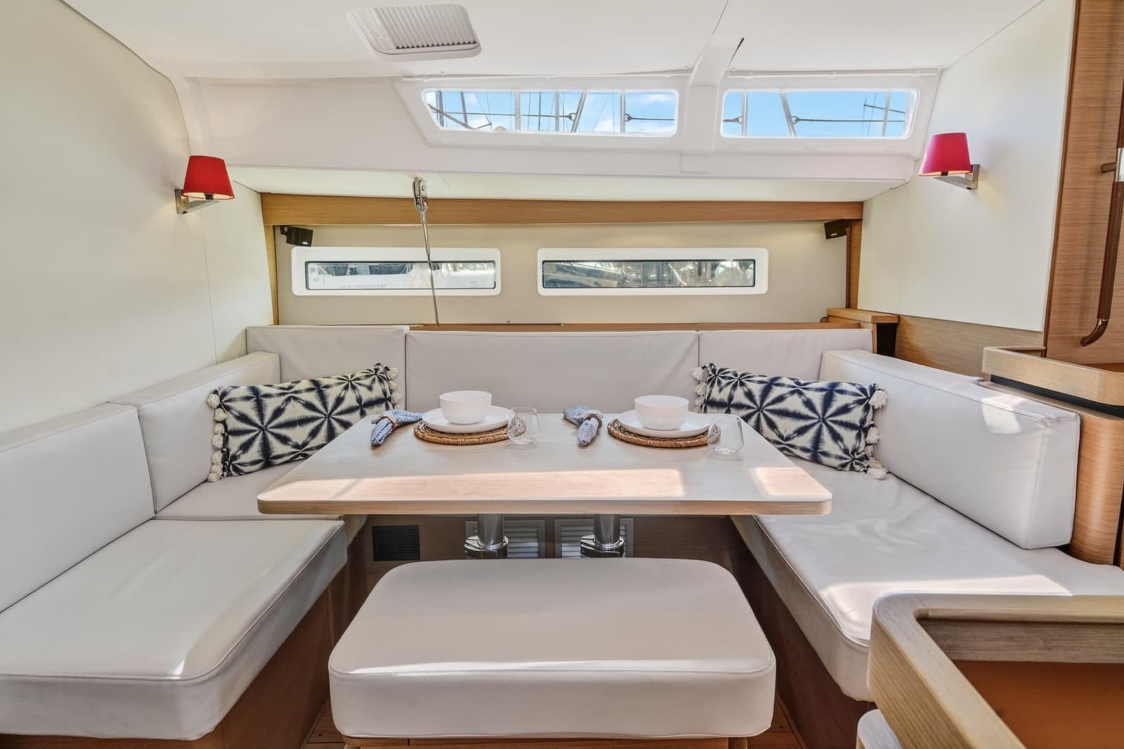 2019 Jeanneau Sun Odyssey 490 - Photo 15