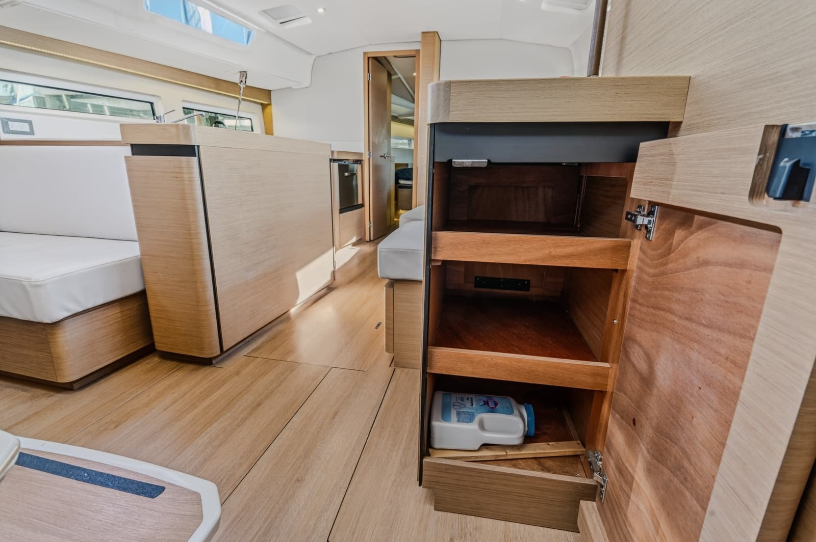 2019 Jeanneau Sun Odyssey 490 - Photo 37