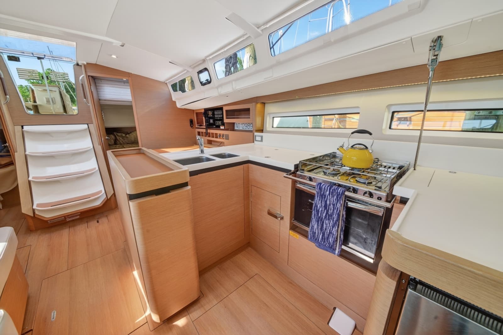 2019 Jeanneau Sun Odyssey 490 - Photo 20