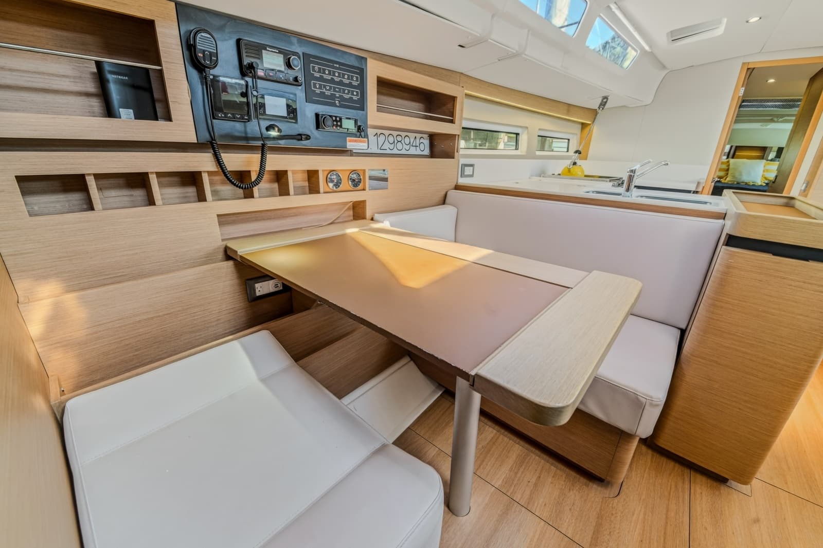 2019 Jeanneau Sun Odyssey 490 - Photo 31