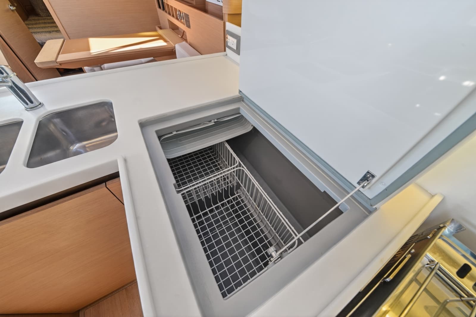 2019 Jeanneau Sun Odyssey 490 - Photo 25