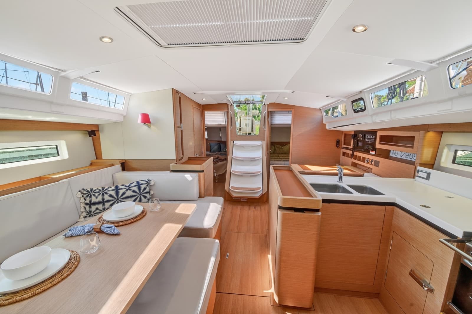 2019 Jeanneau Sun Odyssey 490 - Photo 19