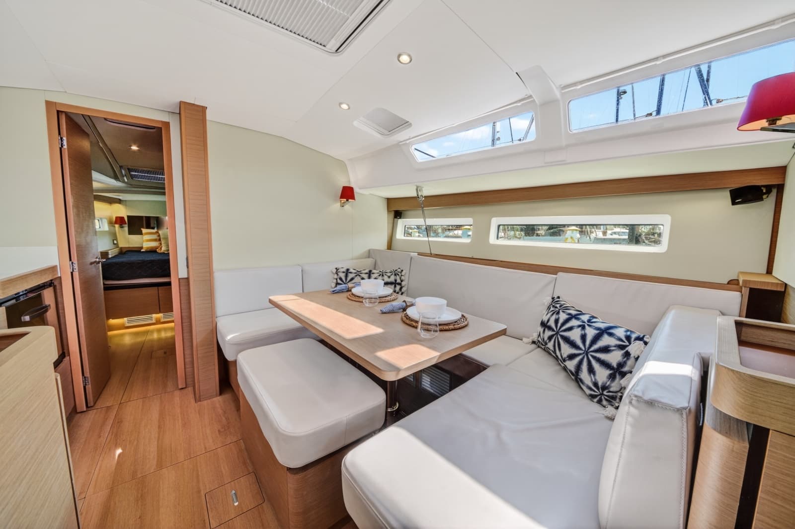 2019 Jeanneau Sun Odyssey 490 - Photo 13