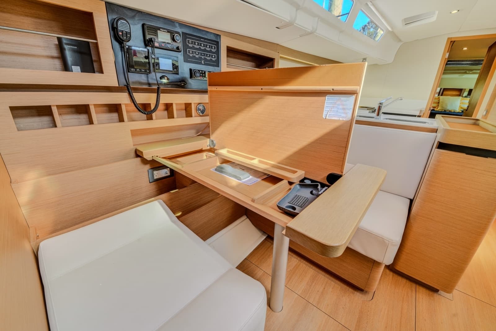 2019 Jeanneau Sun Odyssey 490 - Photo 32