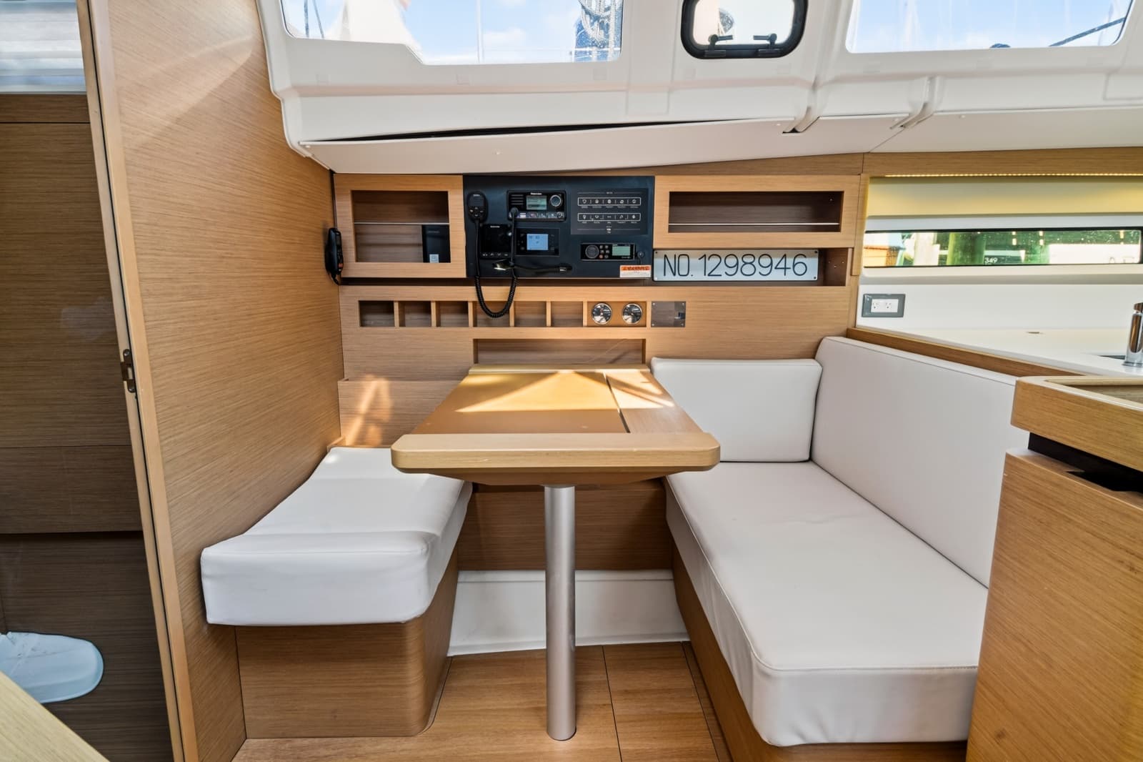 2019 Jeanneau Sun Odyssey 490 - Photo 30
