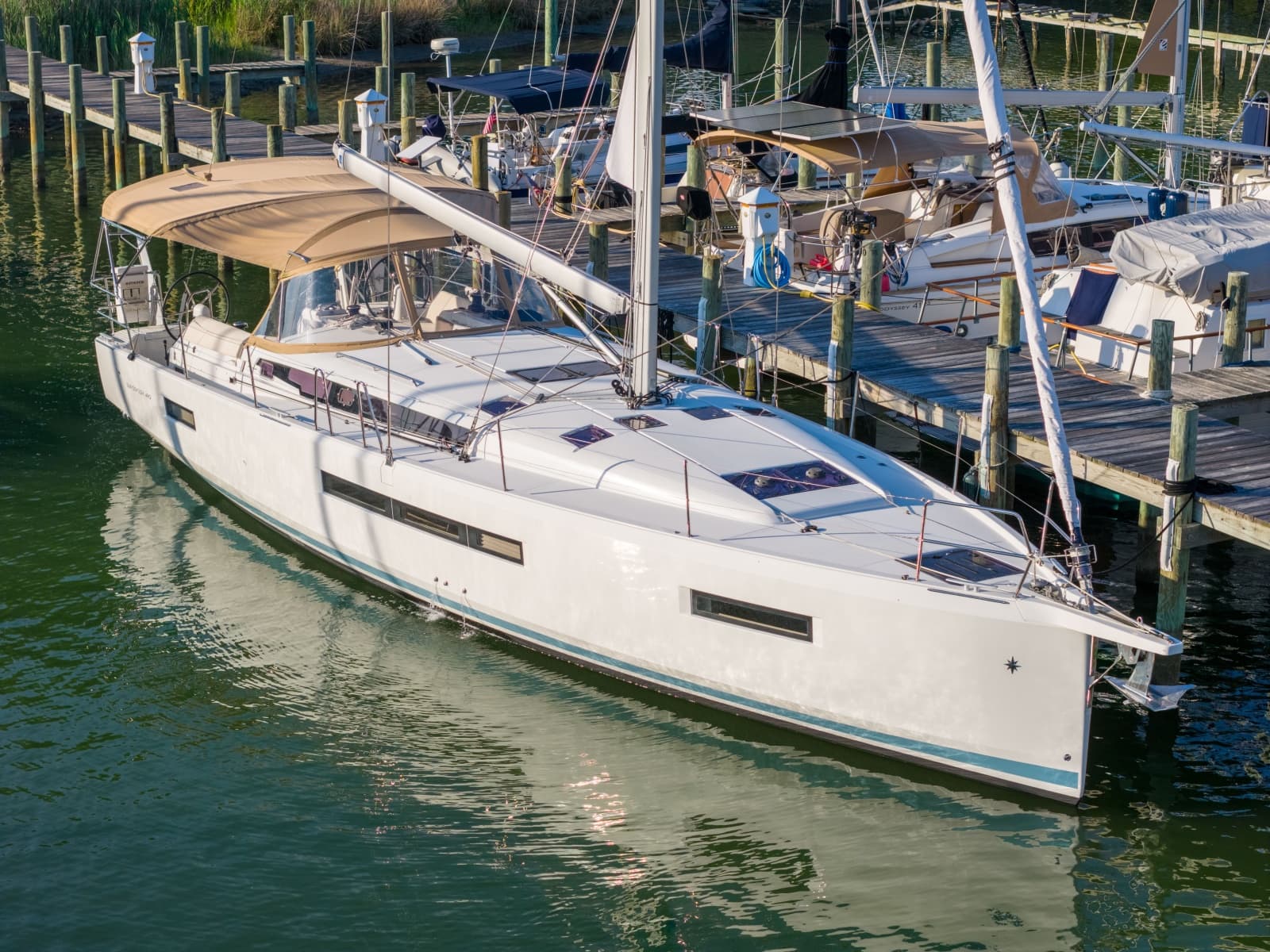2019 Jeanneau Sun Odyssey 490 - Photo 2