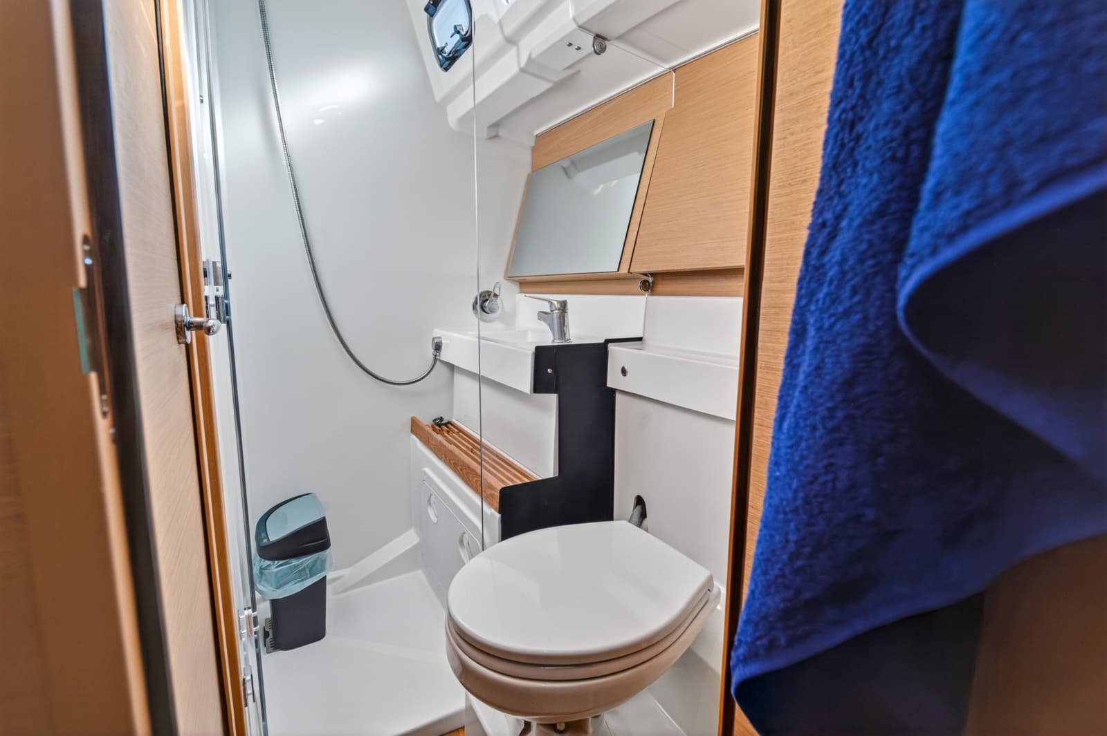 2019 Jeanneau Sun Odyssey 490 - Photo 48