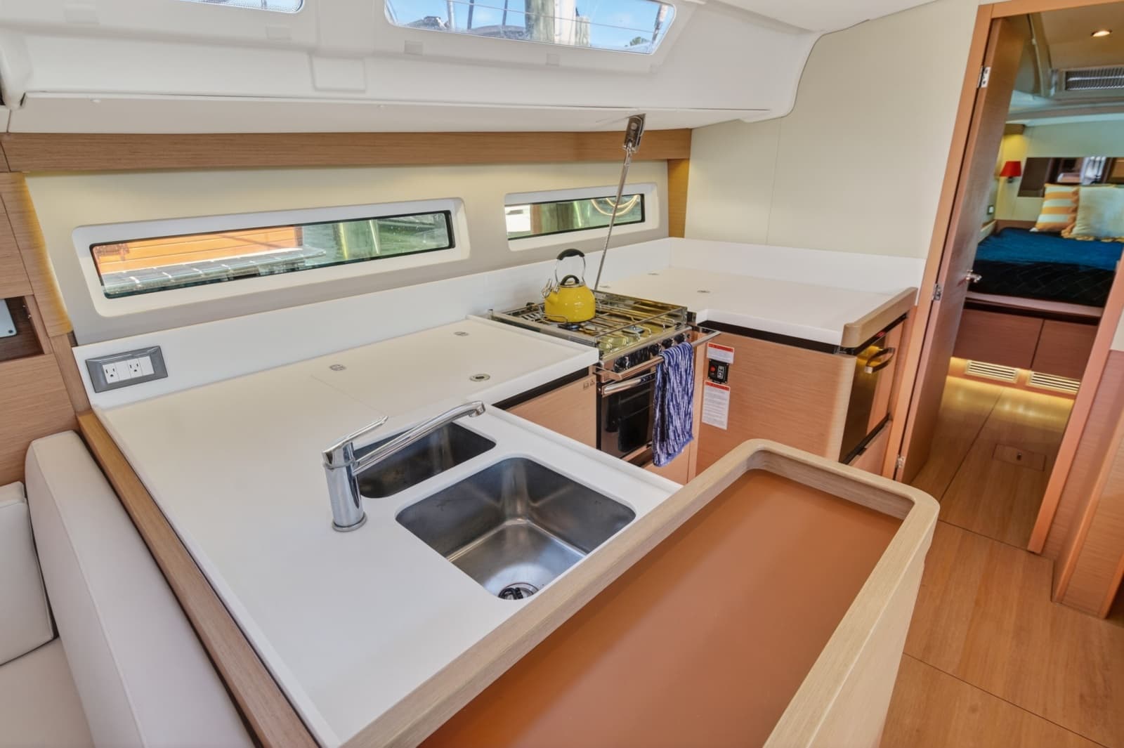 2019 Jeanneau Sun Odyssey 490 - Photo 26