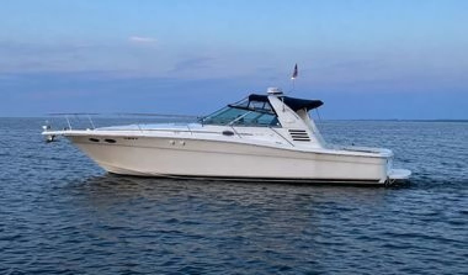 1999 Sea Ray 370 Express - Photo 2