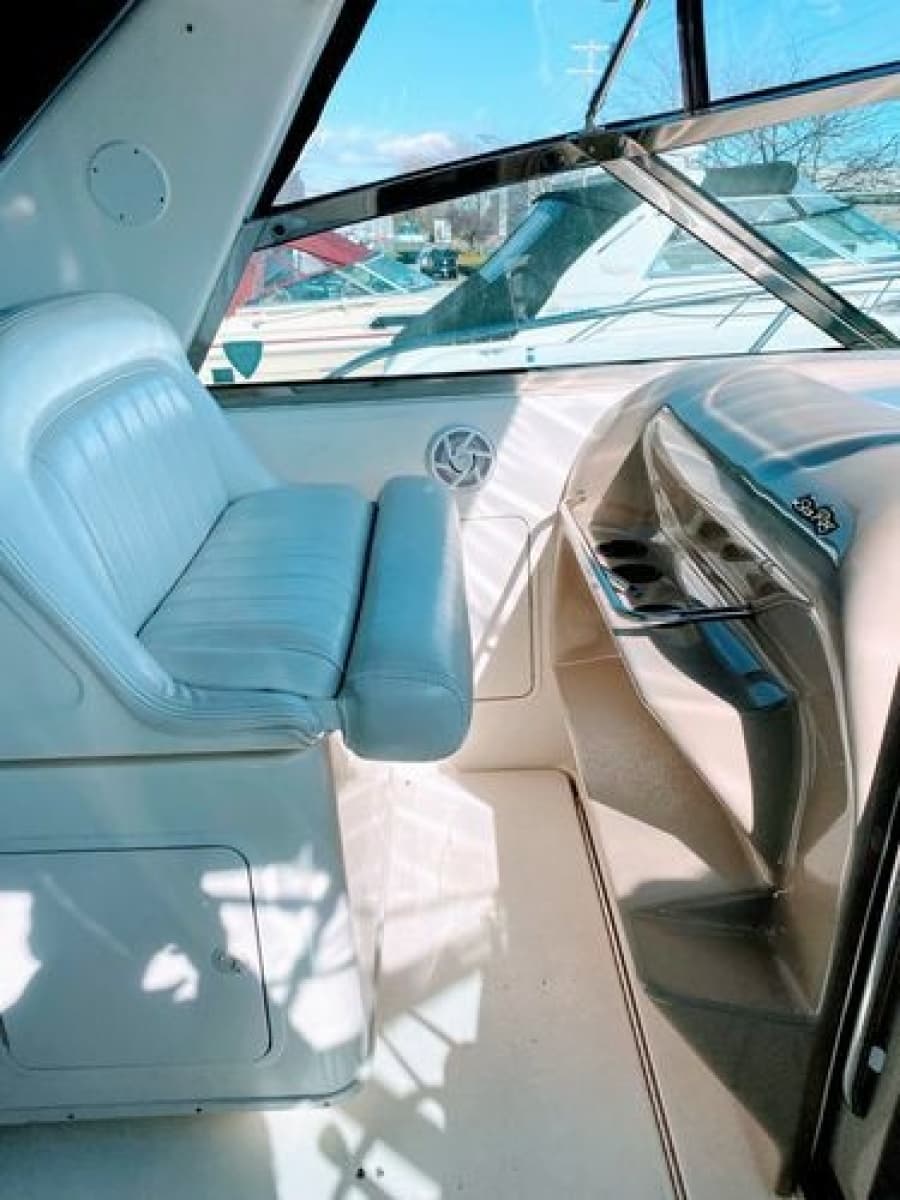 1999 Sea Ray 370 Express - Photo 19
