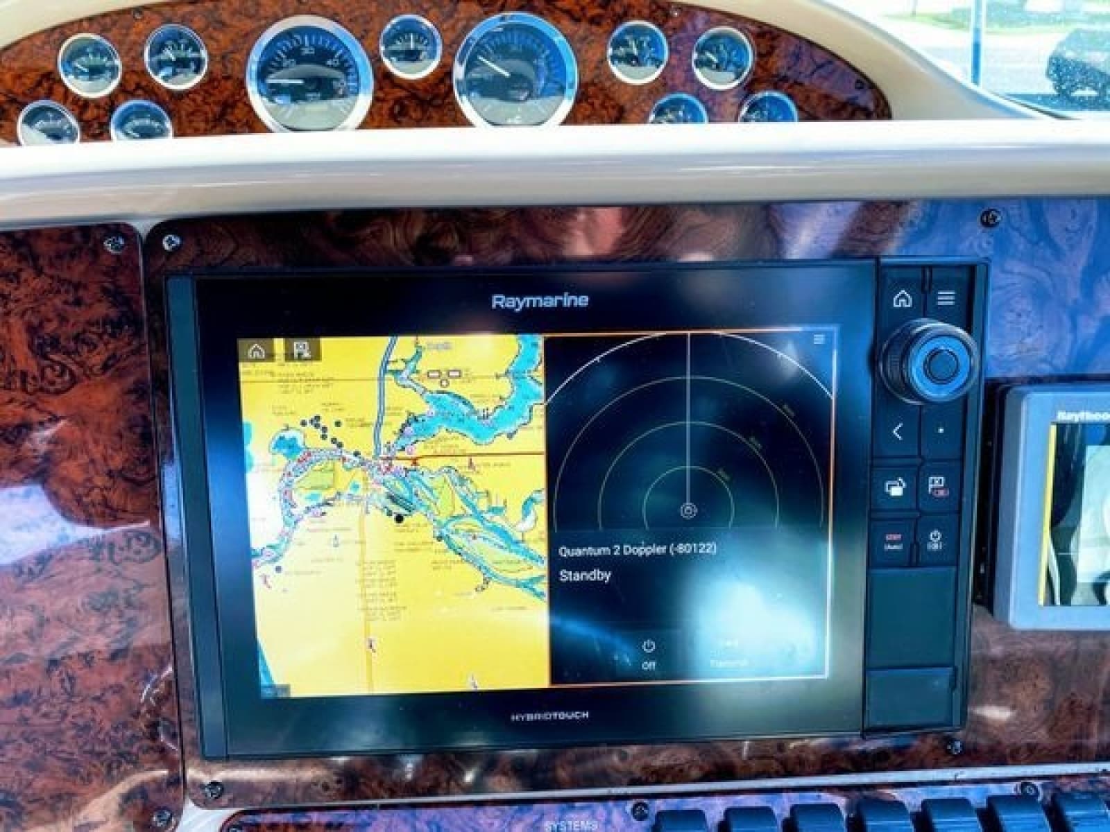 1999 Sea Ray 370 Express - Photo 10