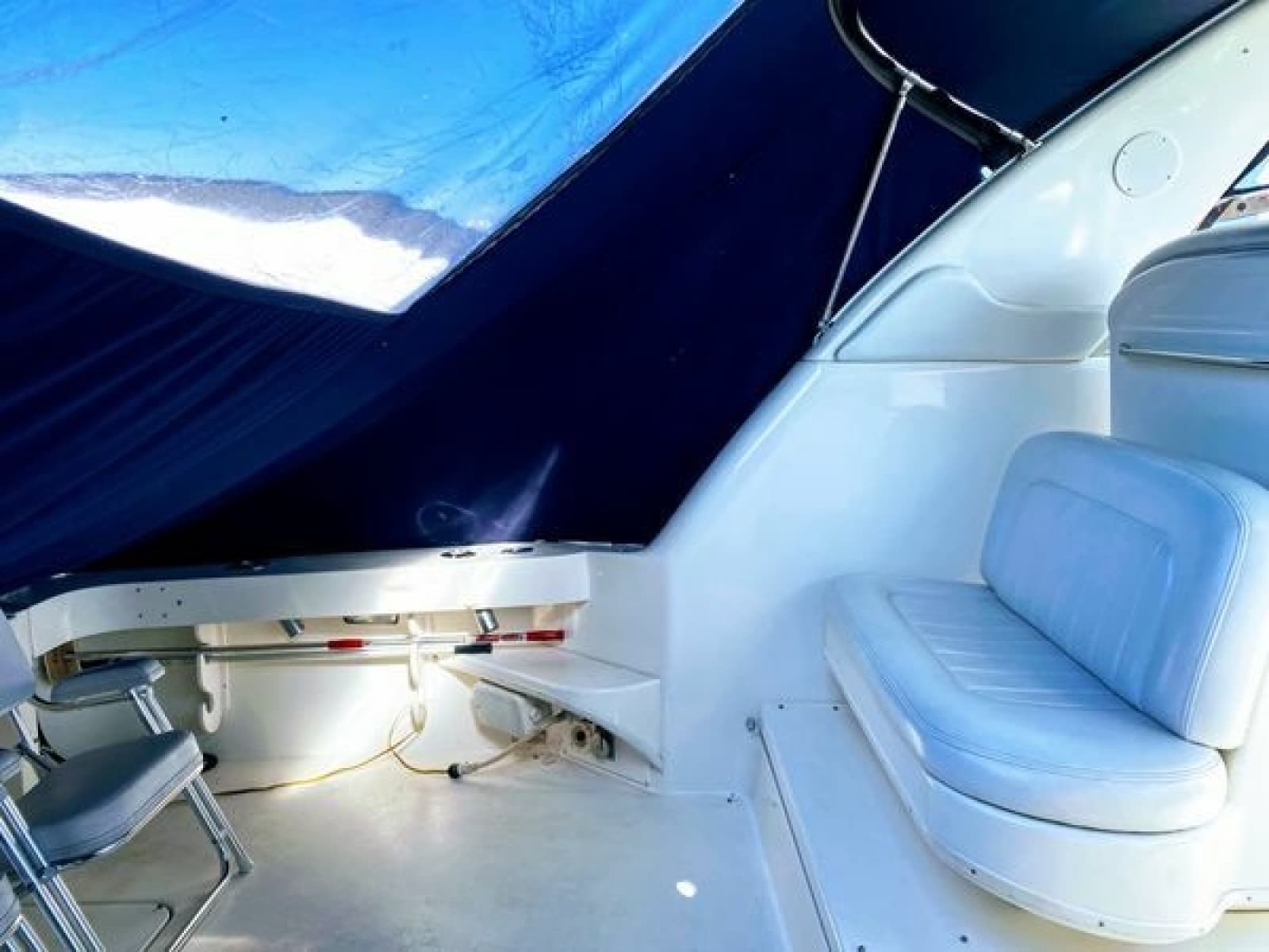 1999 Sea Ray 370 Express - Photo 17