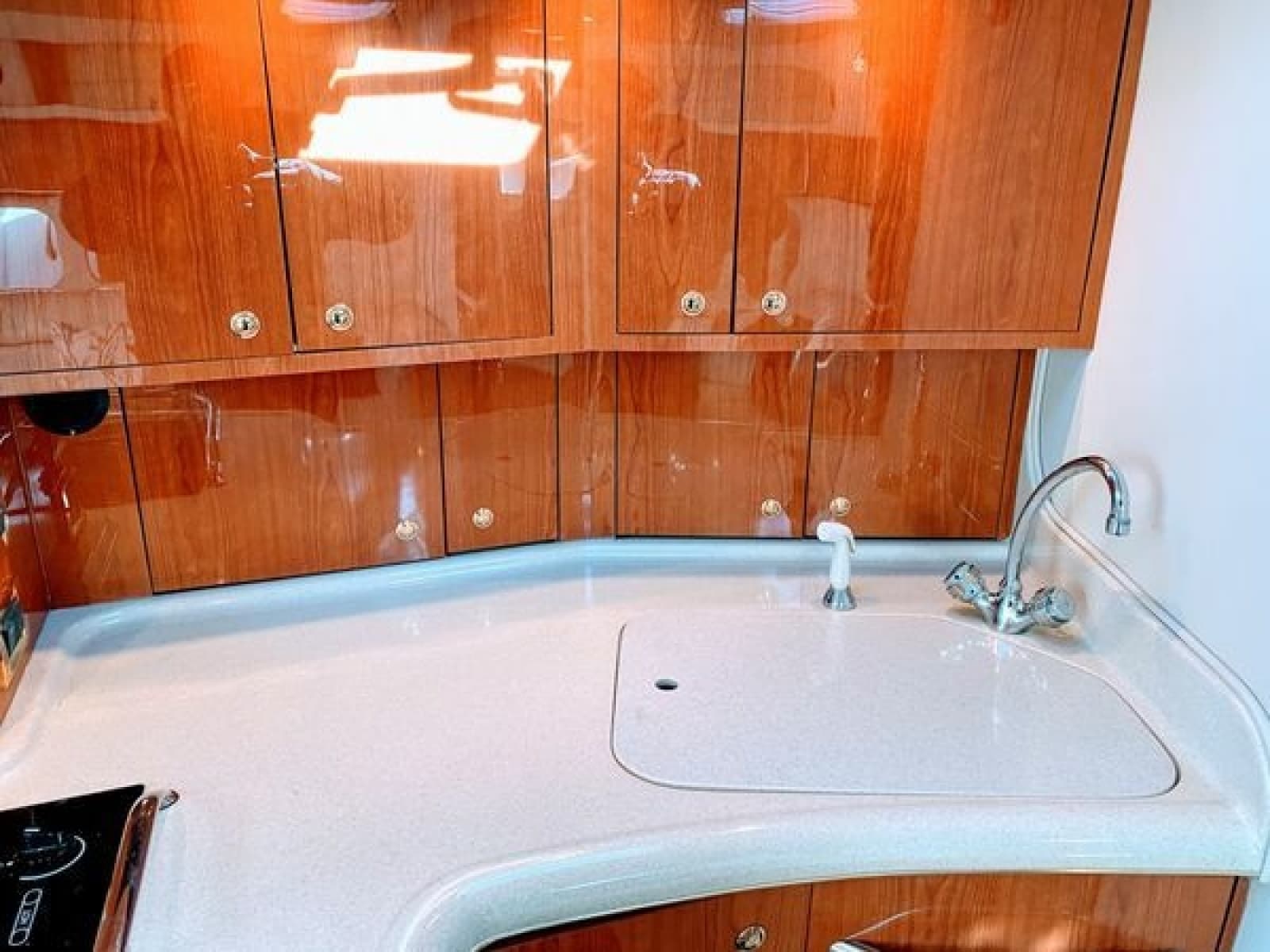 1999 Sea Ray 370 Express - Photo 31