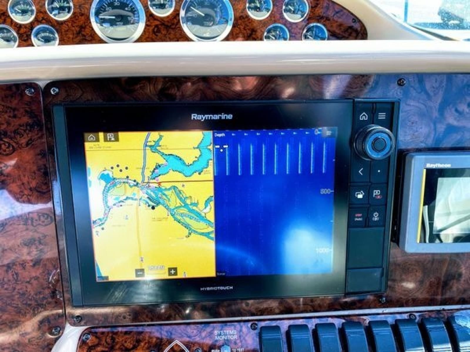 1999 Sea Ray 370 Express - Photo 11