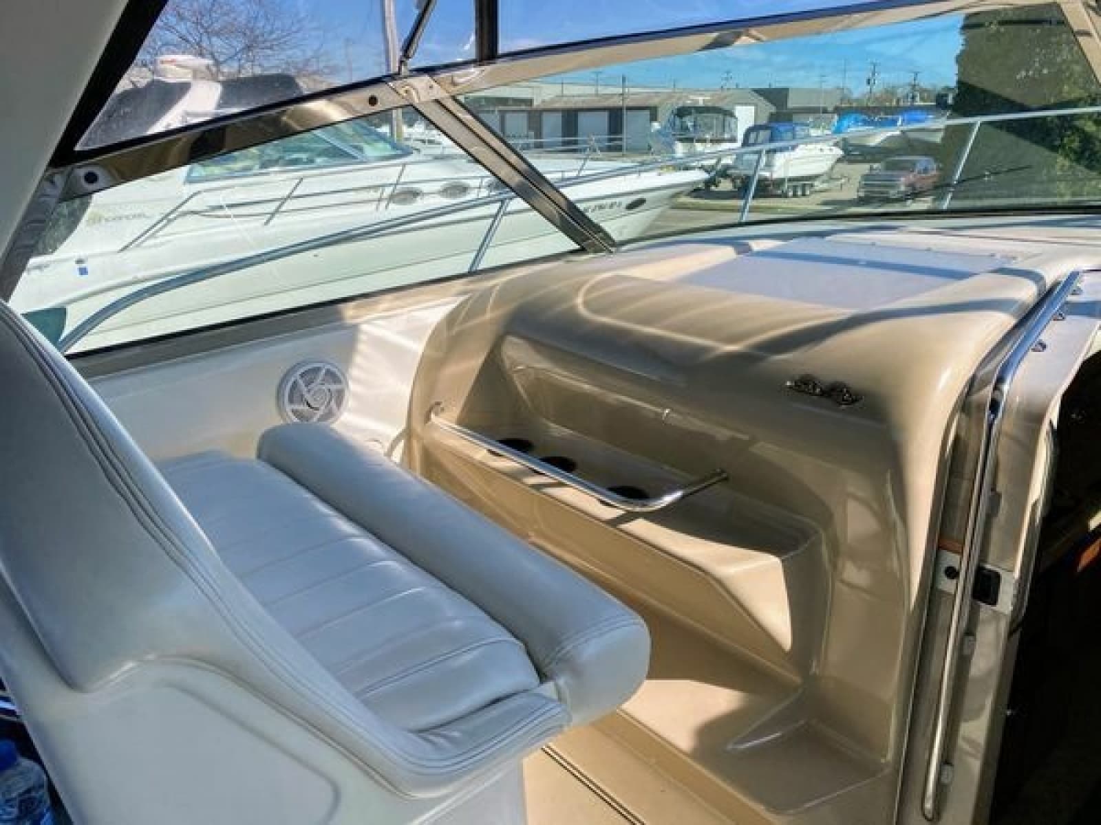 1999 Sea Ray 370 Express - Photo 13