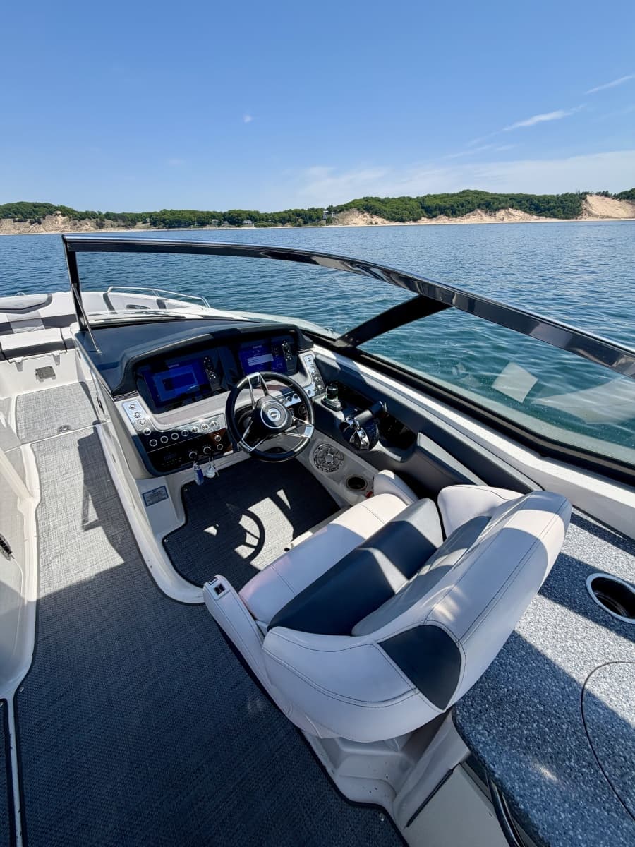 2018 Chaparral 307 - Photo 13