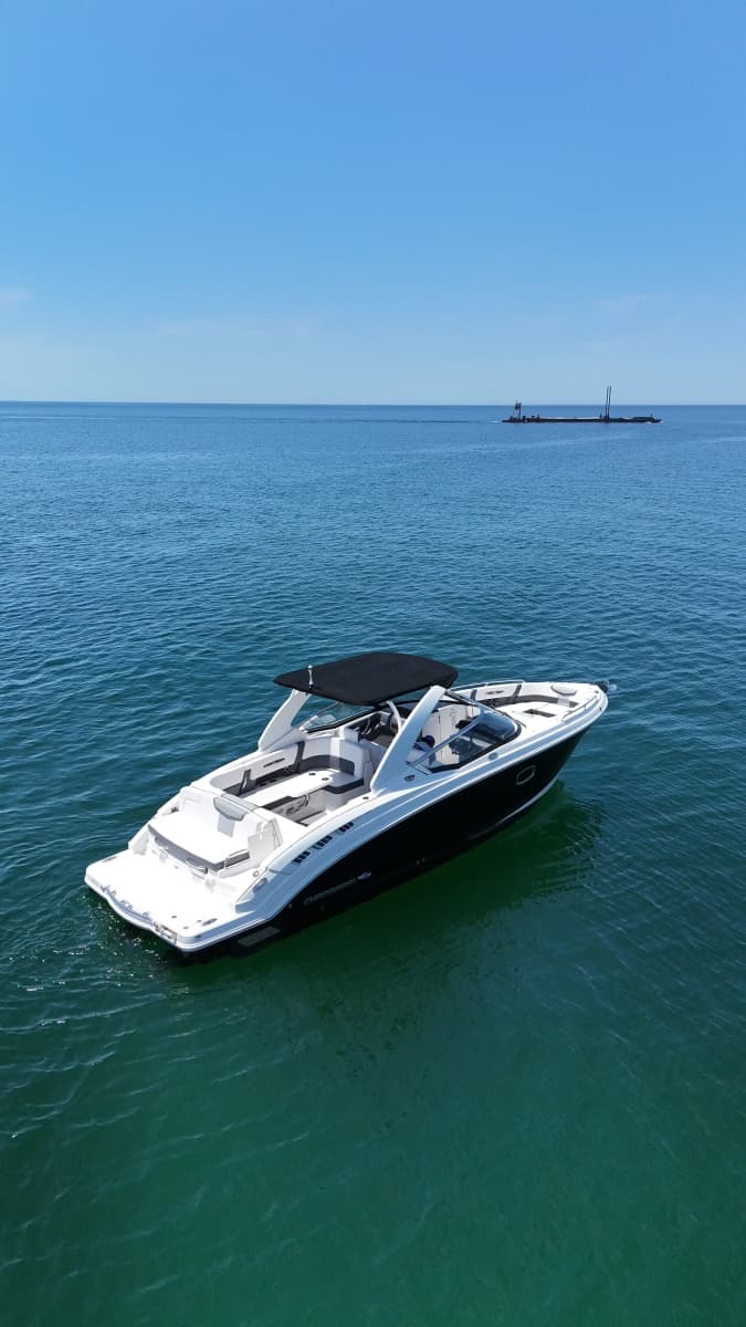 2018 Chaparral 307 - Photo 4