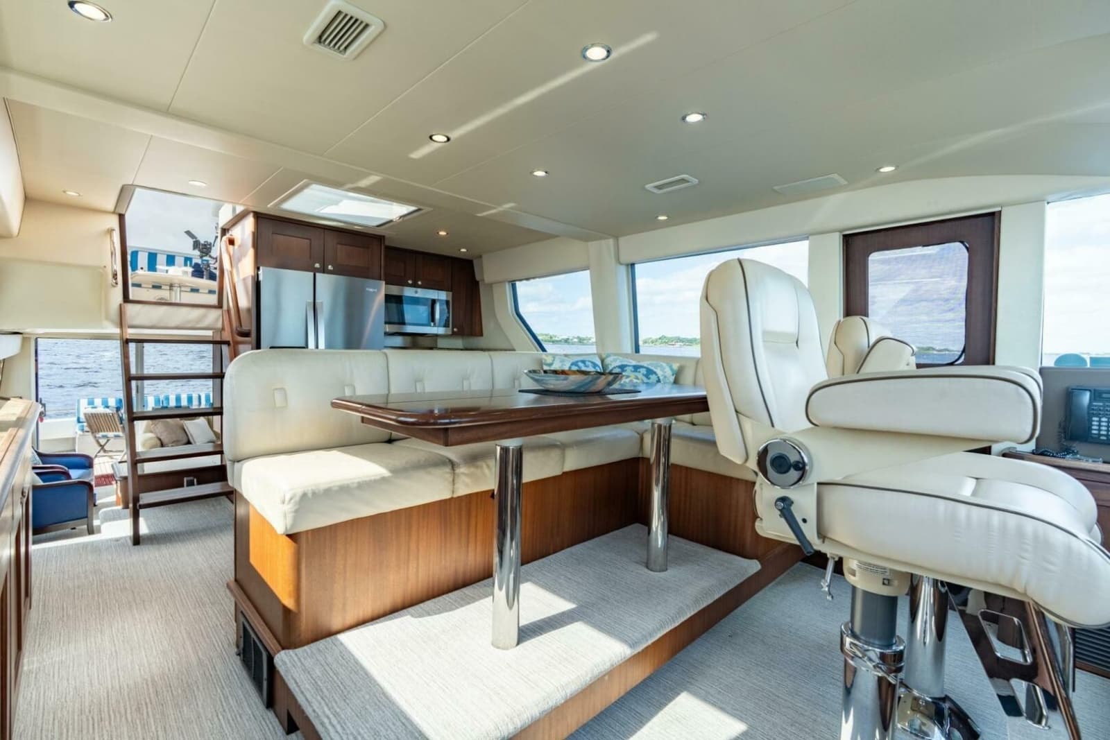 2009 Pacific Mariner 65 Motor Yacht - Photo 35