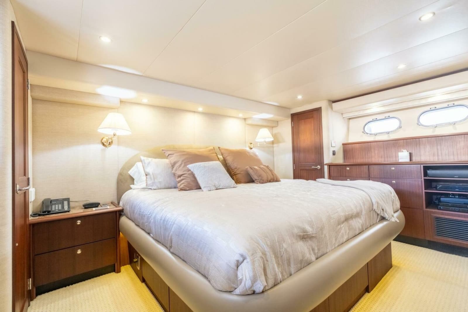 2009 Pacific Mariner 65 Motor Yacht - Photo 45