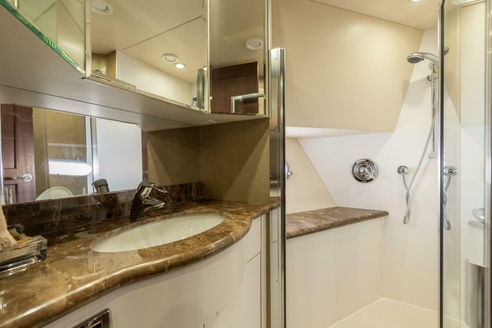 2009 Pacific Mariner 65 Motor Yacht - Photo 52