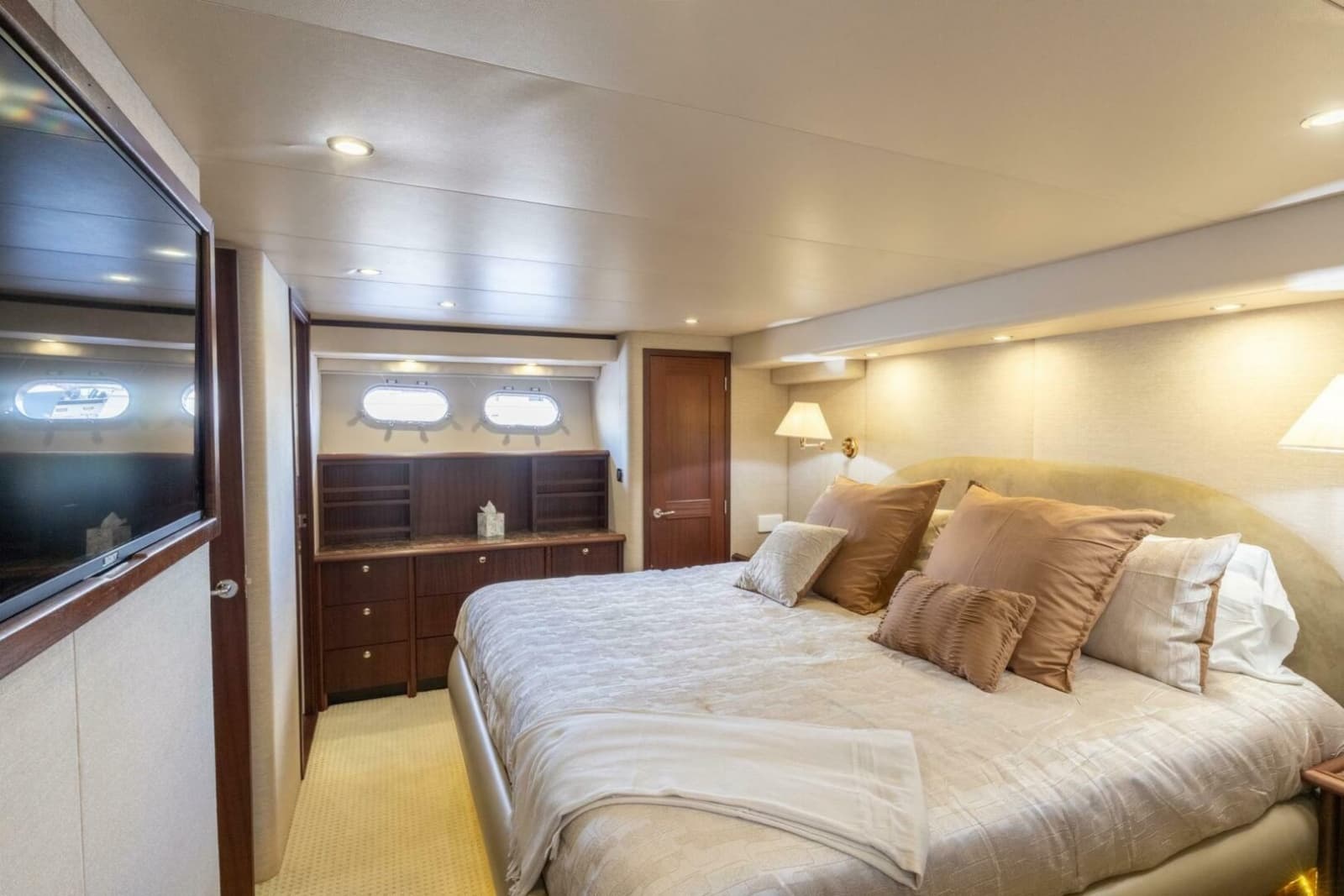 2009 Pacific Mariner 65 Motor Yacht - Photo 44
