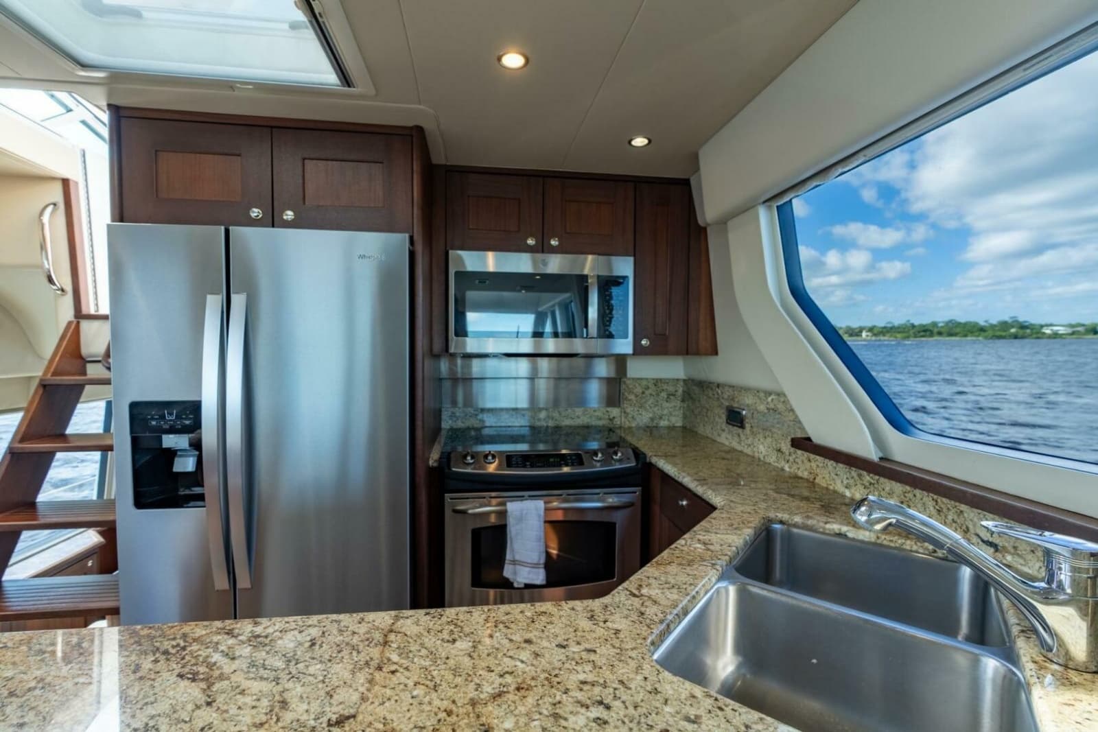 2009 Pacific Mariner 65 Motor Yacht - Photo 36