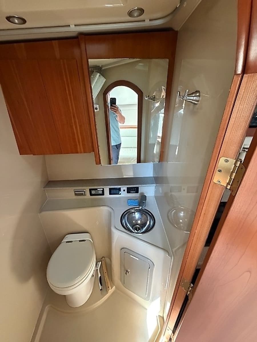 2005 Rampage 33 Express - Photo 41