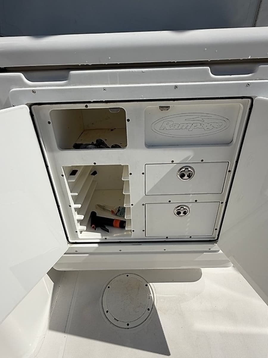 2005 Rampage 33 Express - Photo 14