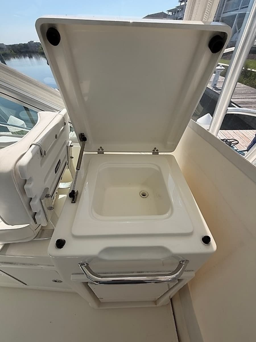 2005 Rampage 33 Express - Photo 19