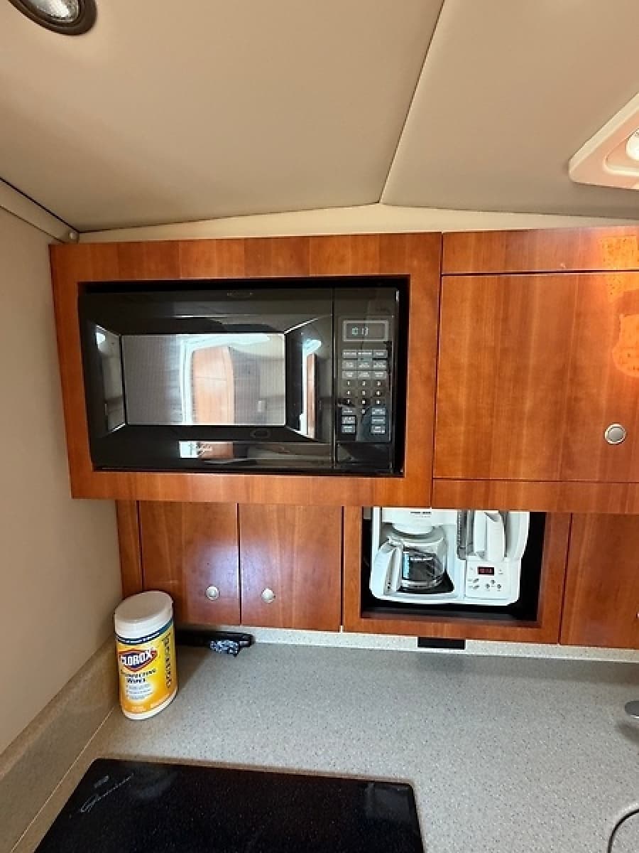 2005 Rampage 33 Express - Photo 35