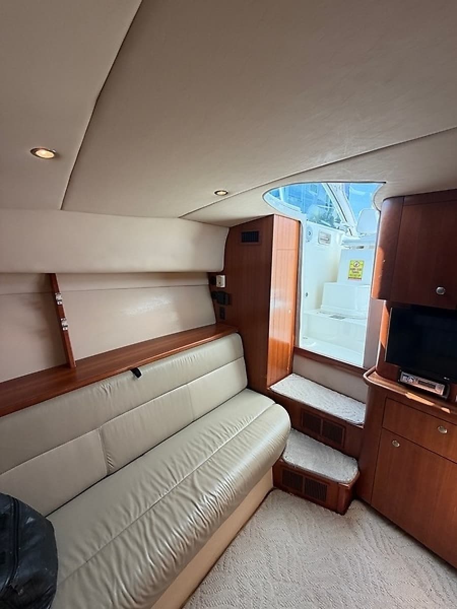 2005 Rampage 33 Express - Photo 46