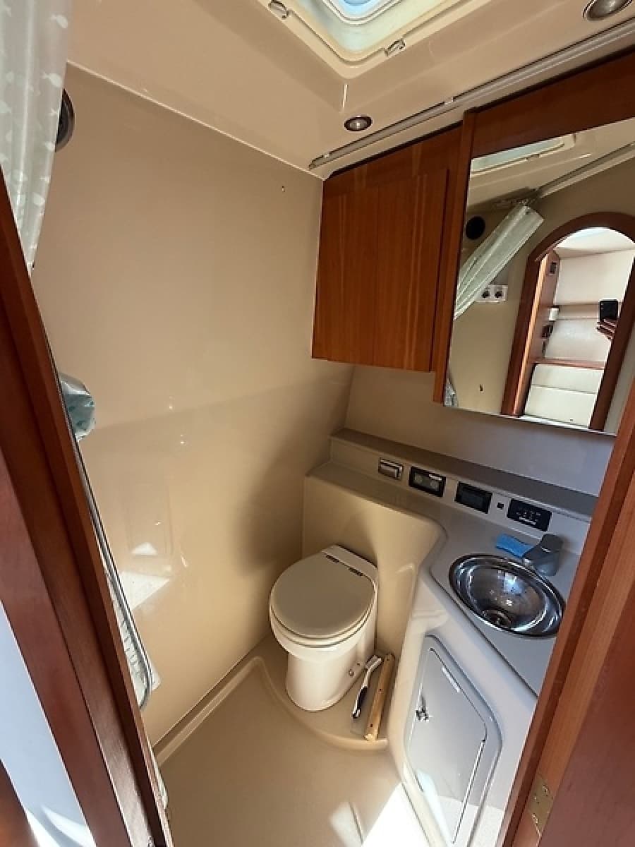 2005 Rampage 33 Express - Photo 40