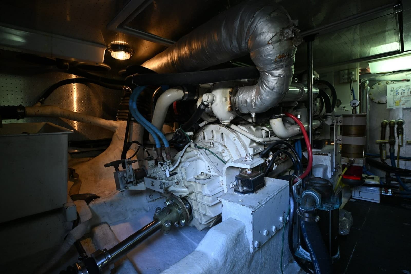 1999 McKinna 47 Sedan - Photo 49