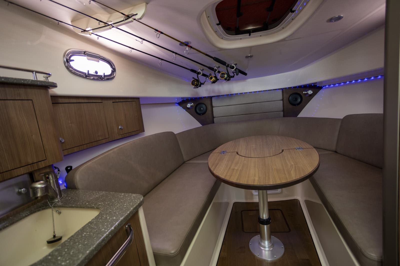 2014 Boston Whaler 315 Conquest - Photo 24