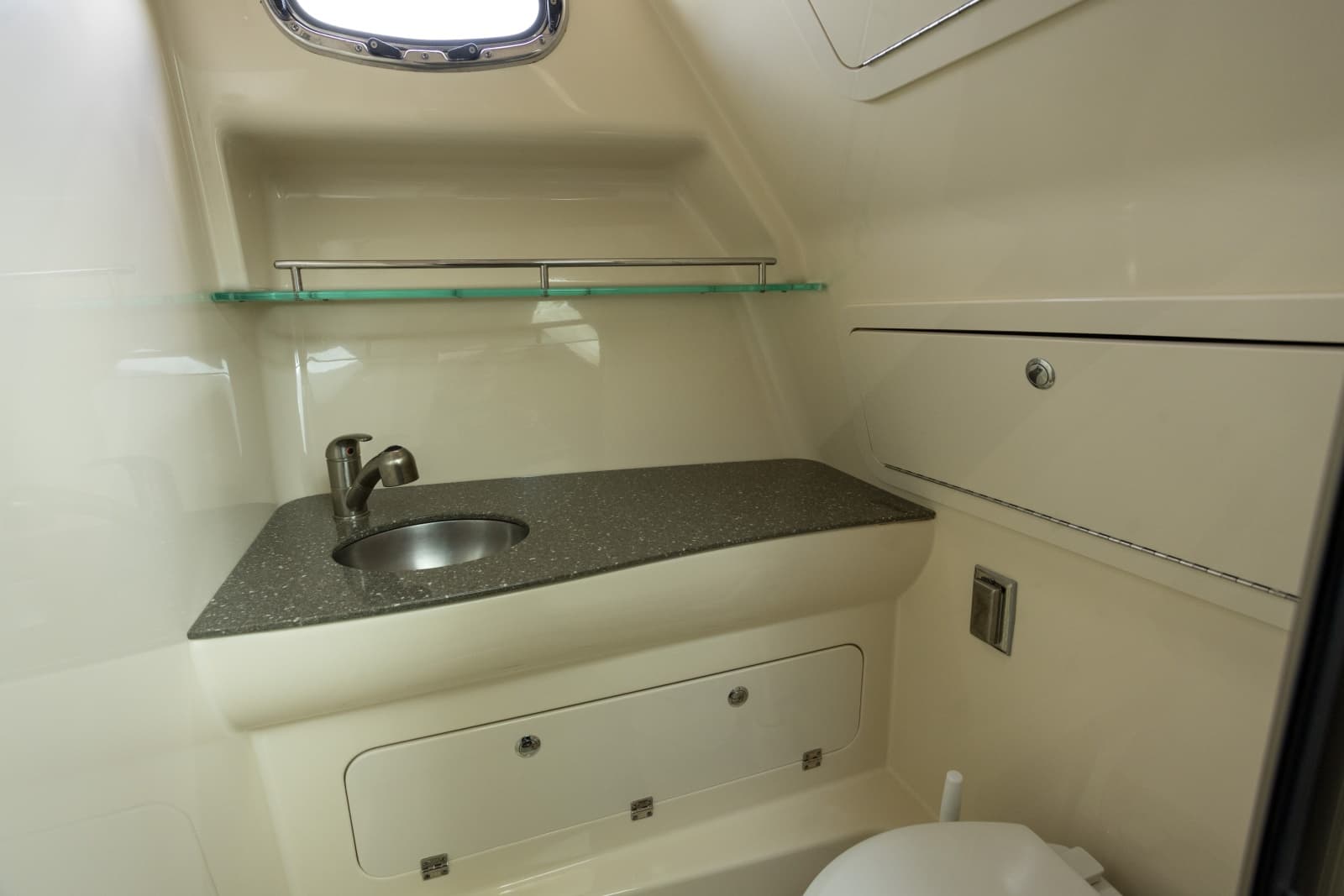 2014 Boston Whaler 315 Conquest - Photo 6
