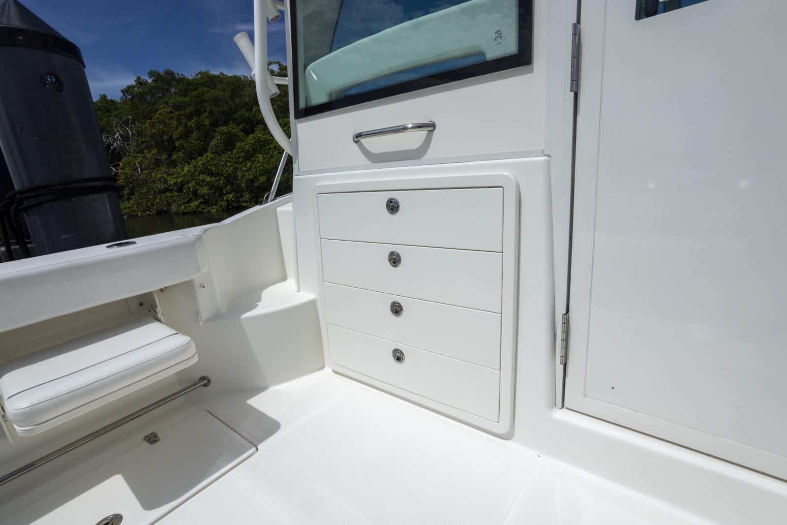 2014 Boston Whaler 315 Conquest - Photo 15