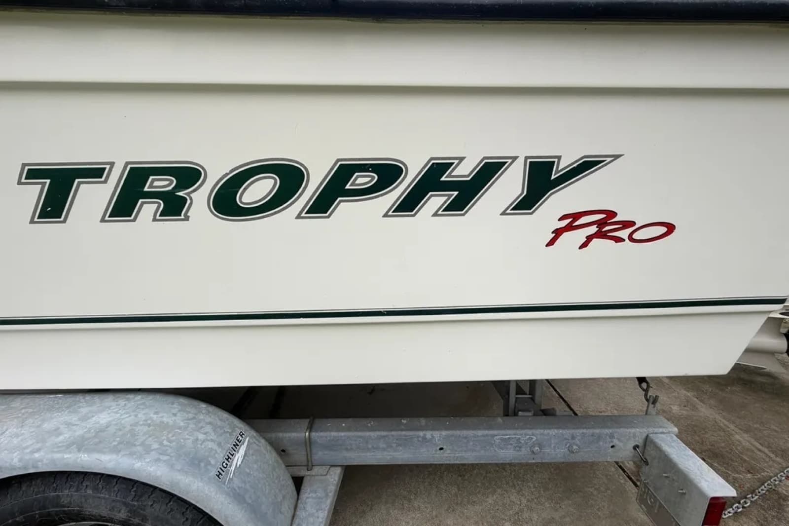 2005 Bayliner Trophy 2052 Walkaround - Photo 12