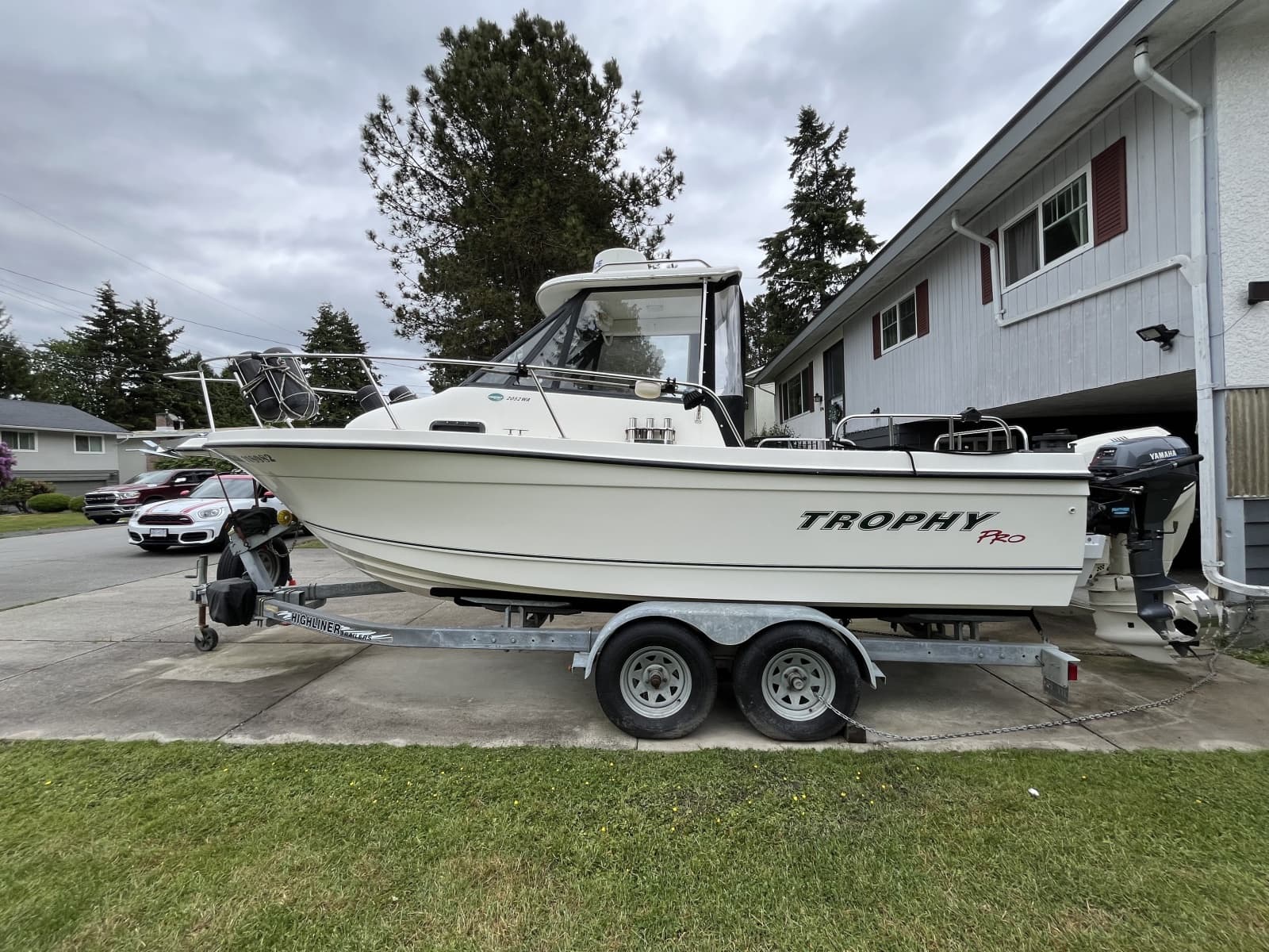 2005 Bayliner Trophy 2052 Walkaround - Photo 2