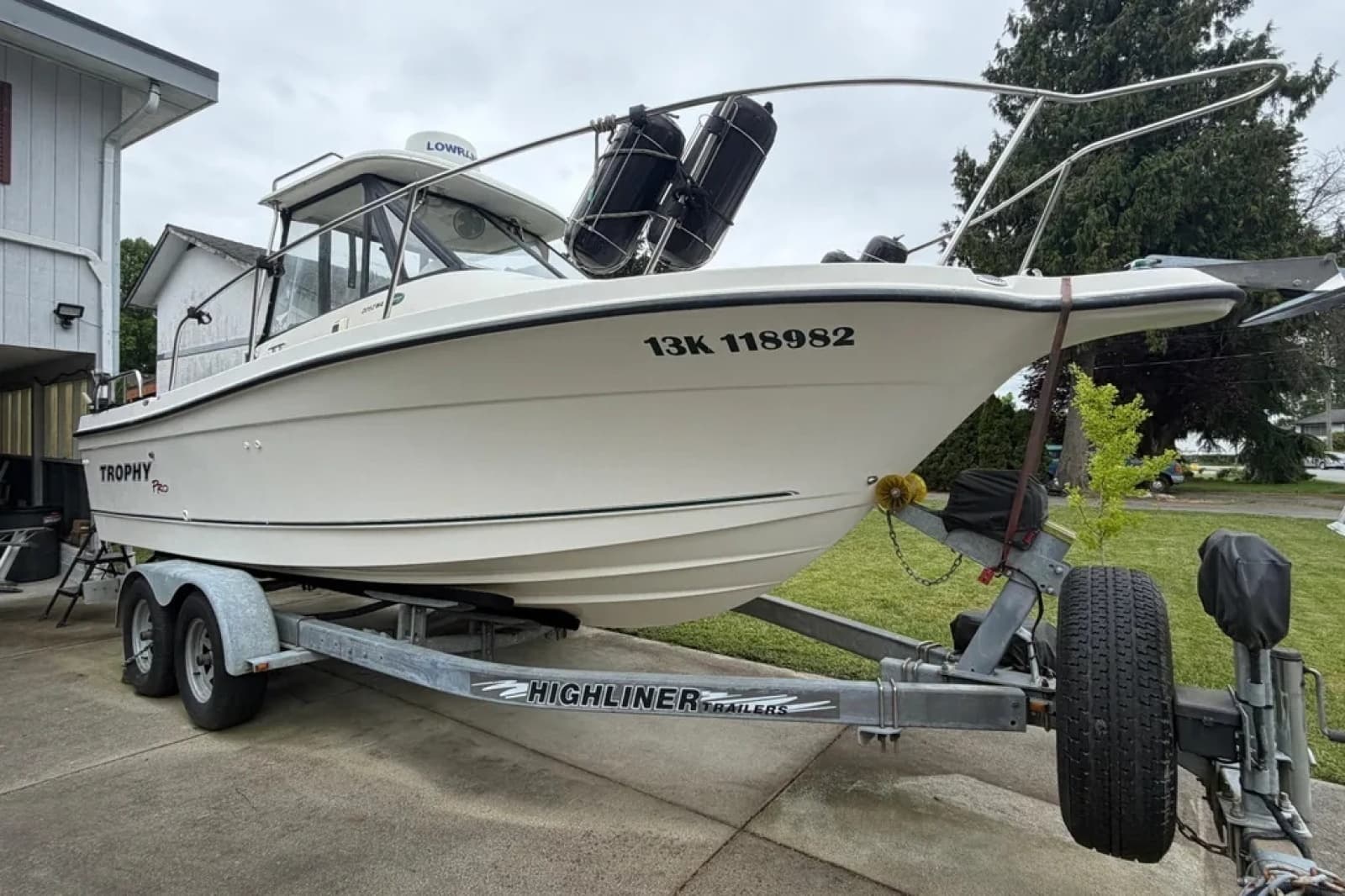 2005 Bayliner Trophy 2052 Walkaround - Photo 5