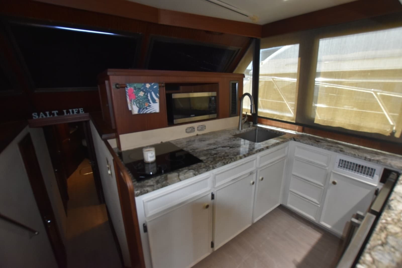 1983 Hatteras High Performance Convertible - Photo 15