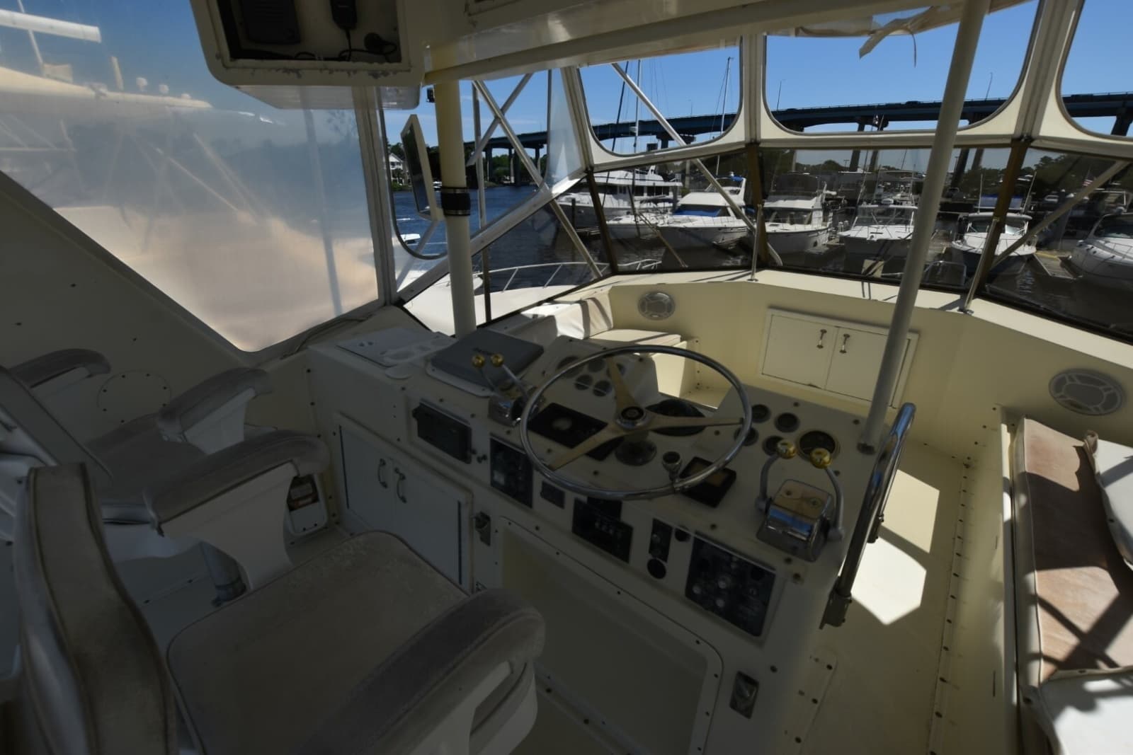1983 Hatteras High Performance Convertible - Photo 7