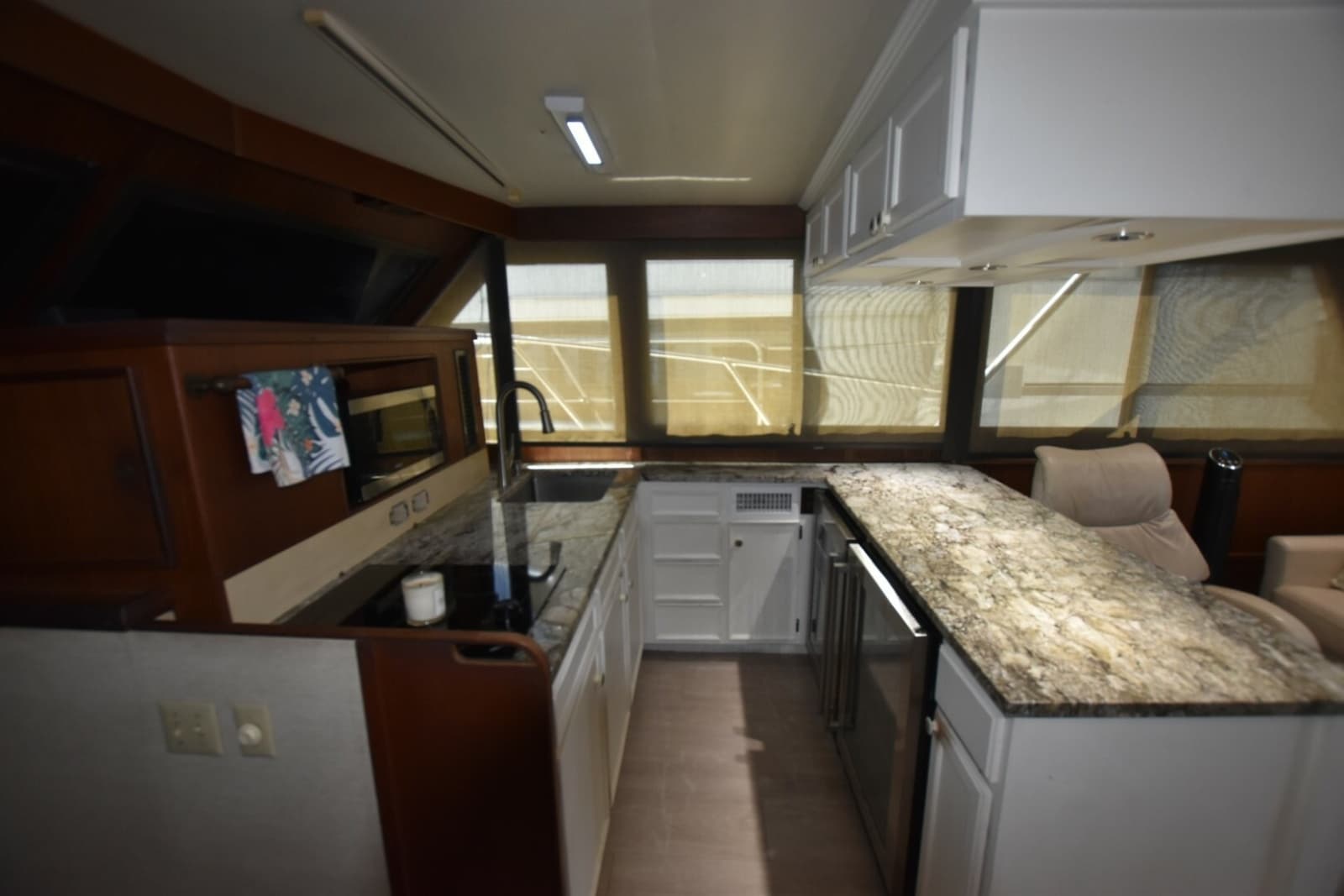 1983 Hatteras High Performance Convertible - Photo 14